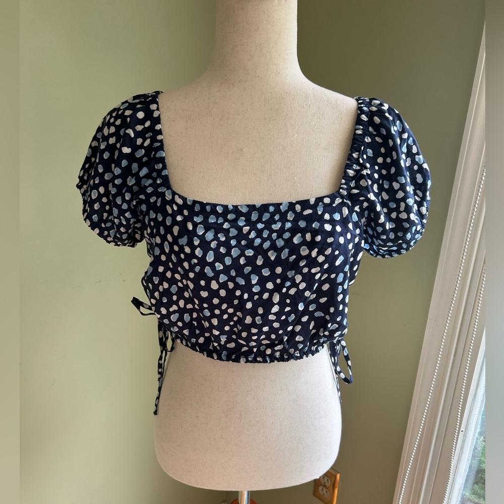 NWT Roxy Dear Amor cropped navy print top w/ puffed sleeves/gathered waist M